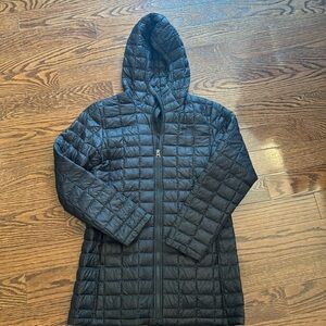 The North Face thermoball Parka size large girls (14/16) barely used